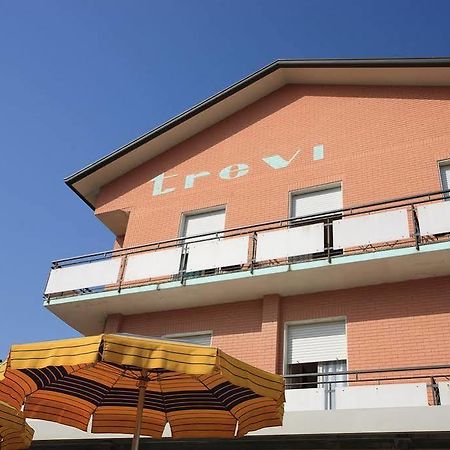 Hotel Trevi Cesenatico Luaran gambar