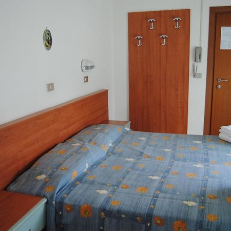 Hotel Trevi Cesenatico Bilik gambar