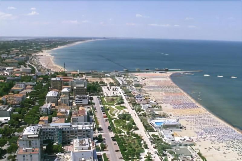 Hotel Trevi Cesenatico Luaran gambar