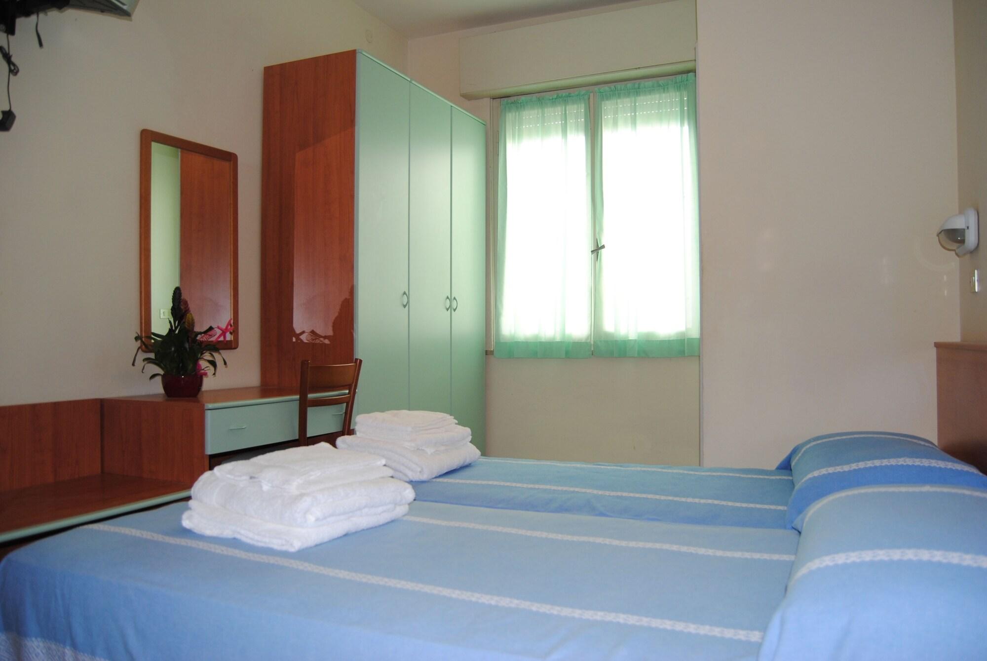 Hotel Trevi Cesenatico Luaran gambar