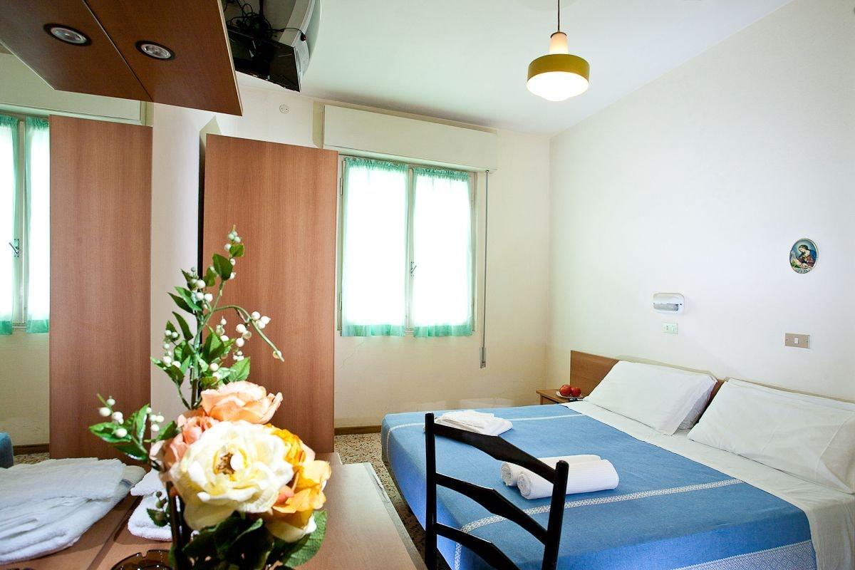 Hotel Trevi Cesenatico Luaran gambar