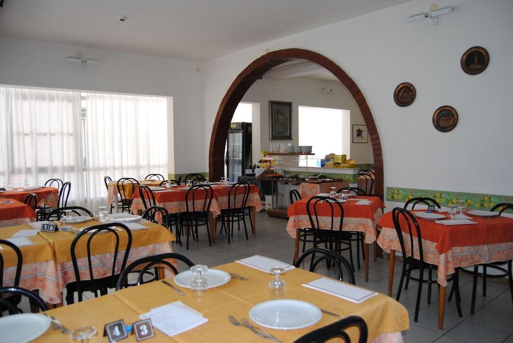 Hotel Trevi Cesenatico Luaran gambar