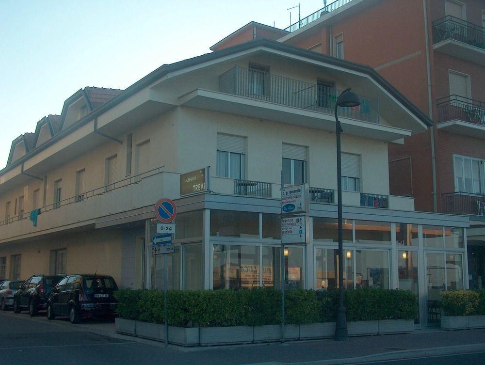 Hotel Trevi Cesenatico Luaran gambar