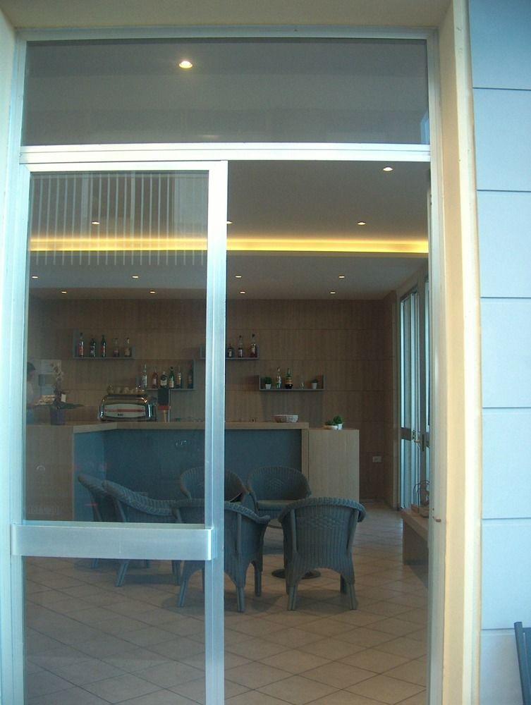 Hotel Trevi Cesenatico Luaran gambar