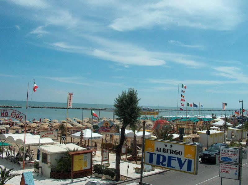Hotel Trevi Cesenatico Luaran gambar